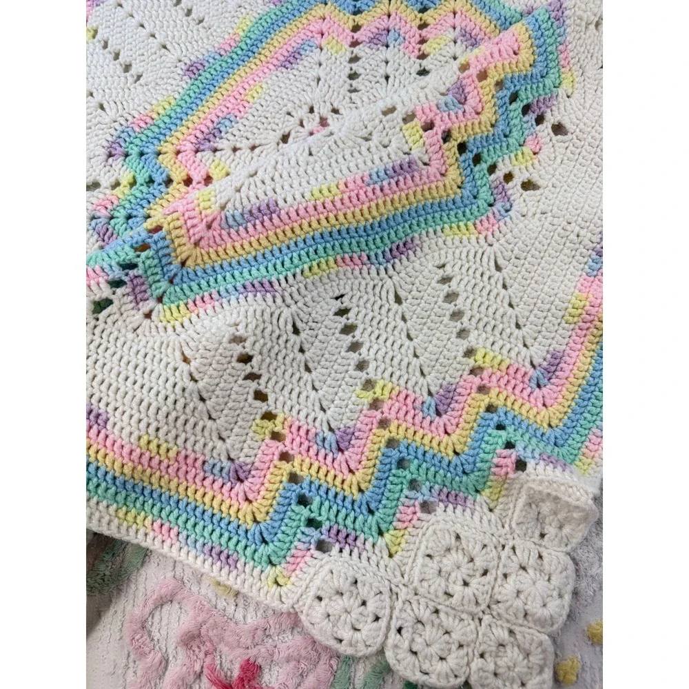 Handmade vtg Crochet Baby Blanket Pastel Rainbow Starburst Granny Square 34x36